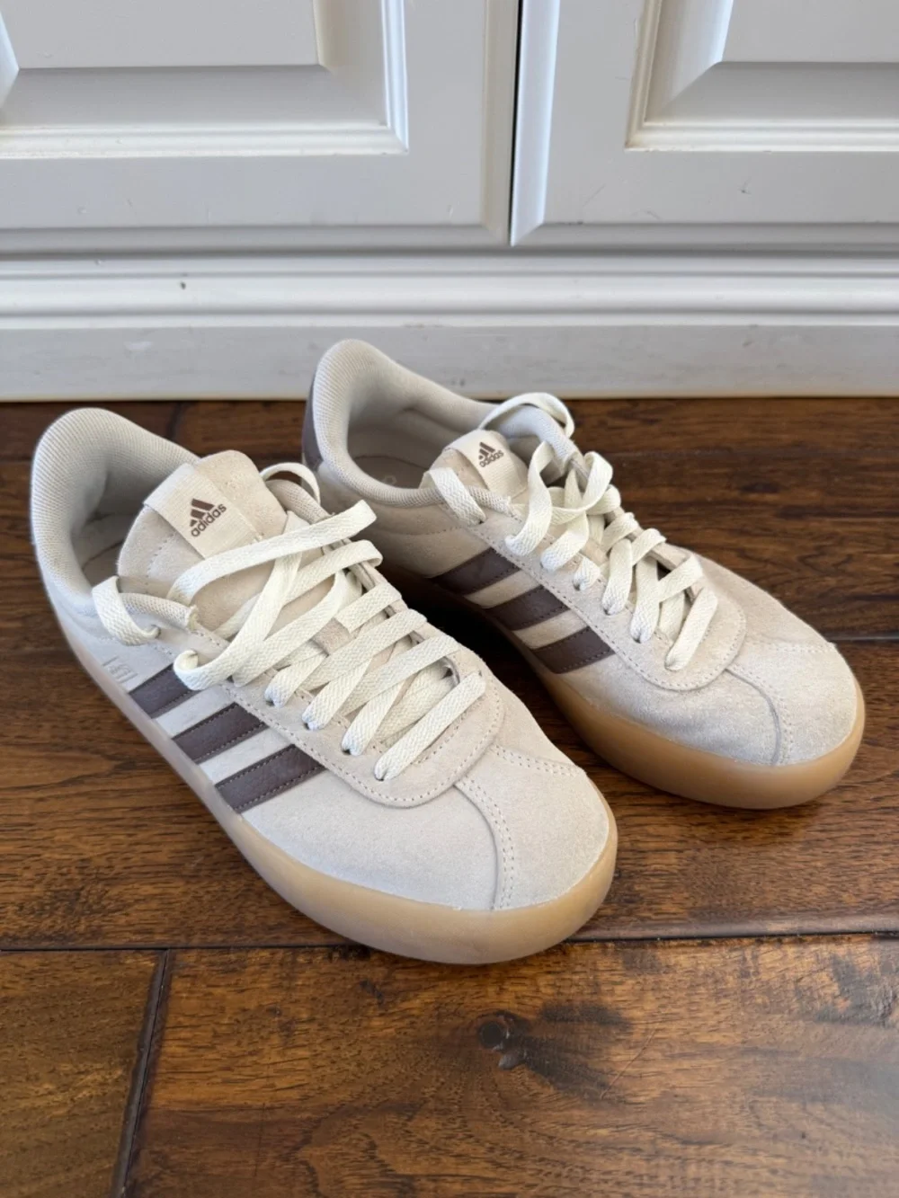 Adidas Men's Suede Sneakers Beige Brown Size 7 - Picture 2 of 7